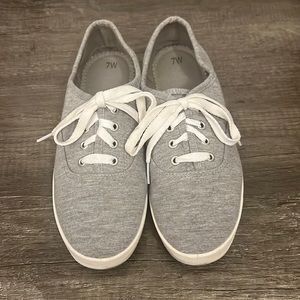 Time and Tru Basic Lace Up Gray & White Canvas Casual Sneakers Shoes